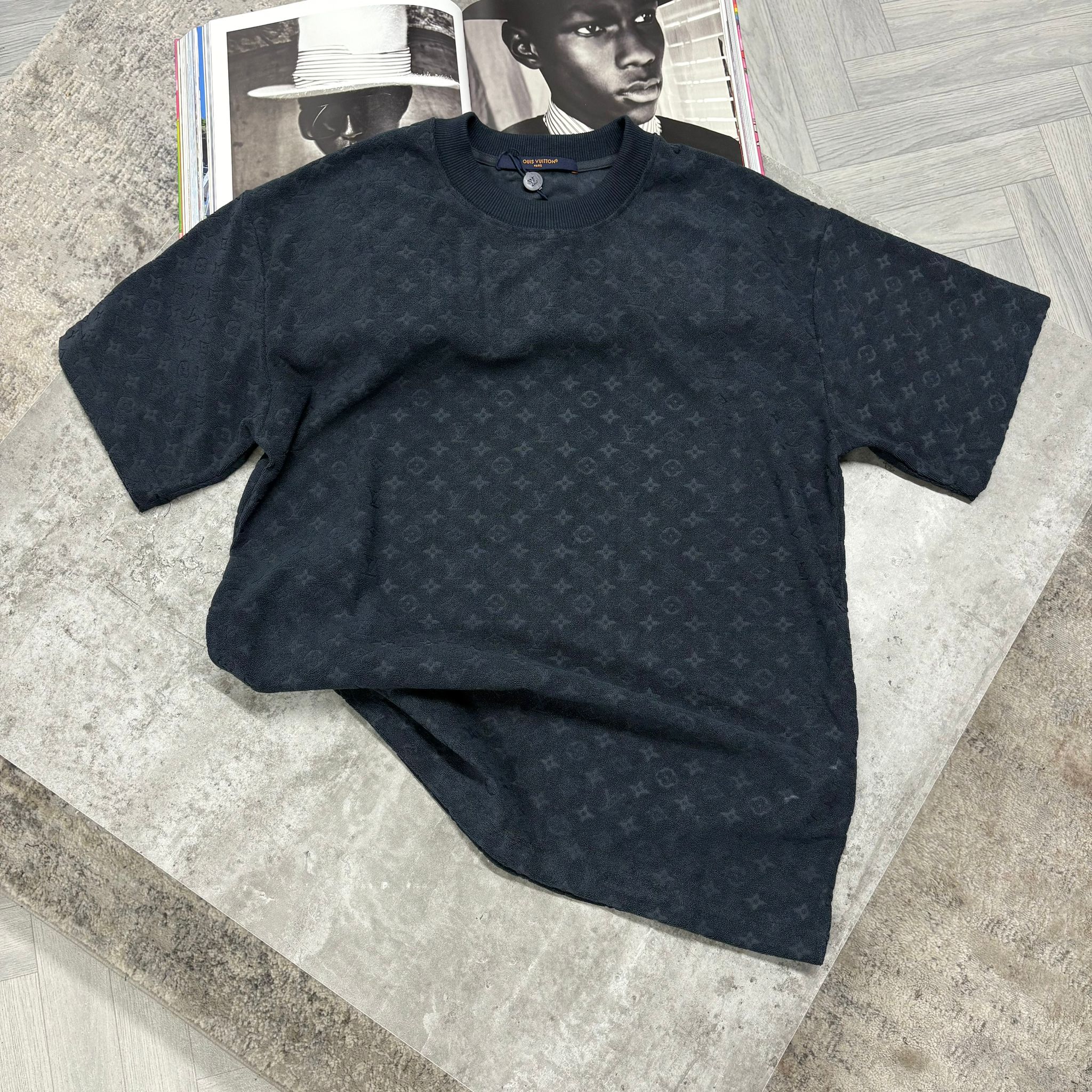 LVE LOGO T SHIRT - NAVY